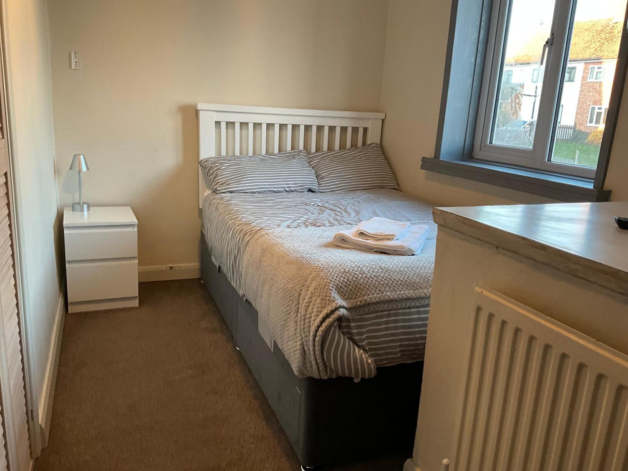 Comfy, Cosy Small Double With Wi-Fi Earley 외부 사진